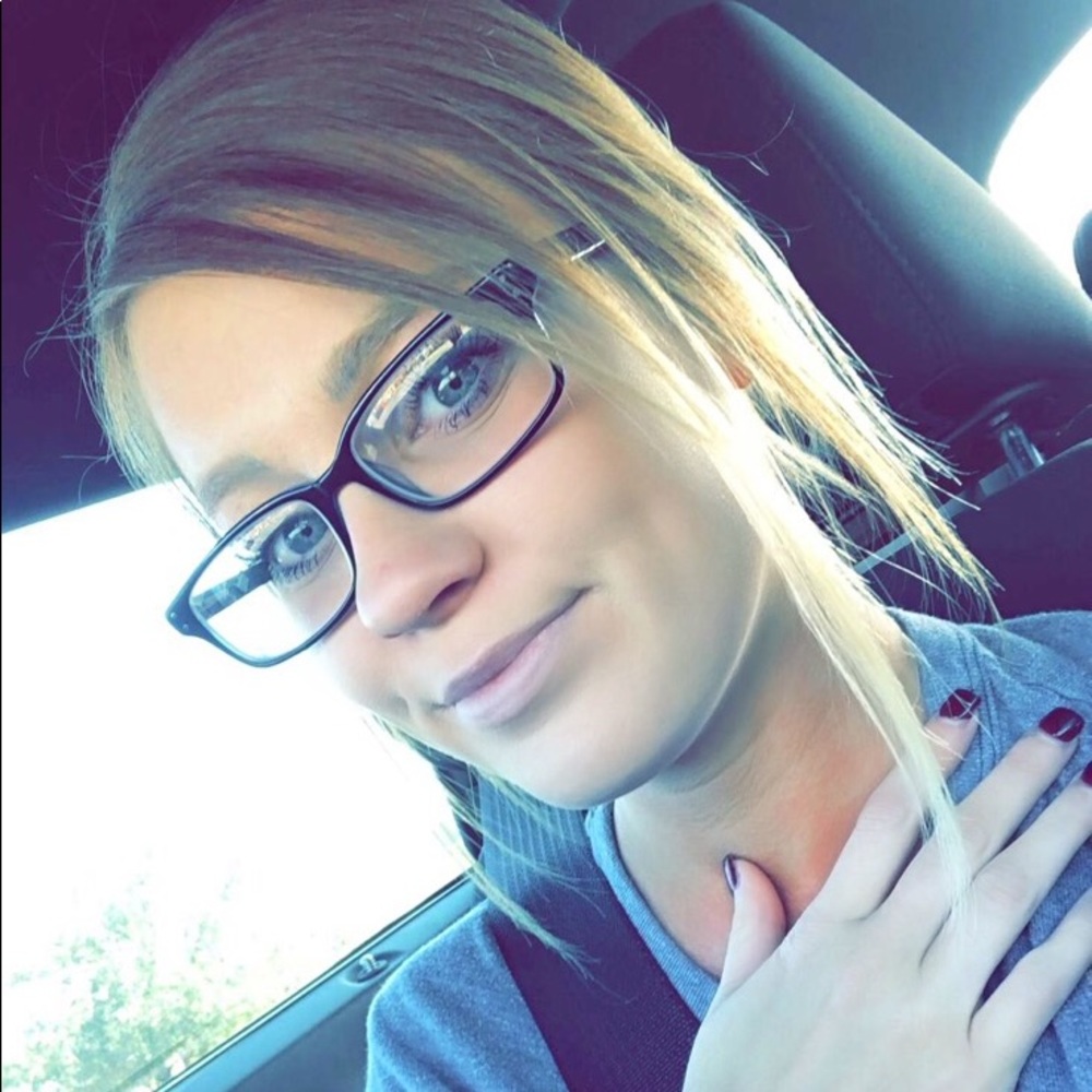 Meet your Posher, Nicole